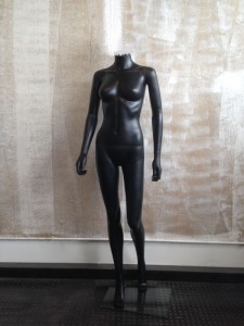 MANIQUÍ LITE SILHOUETTE MUJER NEGRO - SUSY 2